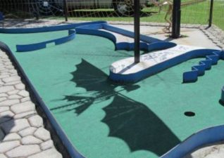 dinosaur-valley-mini-golf-4