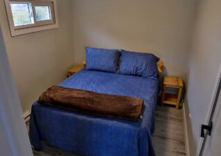 lakeshouse-vknapp-bedroom-1