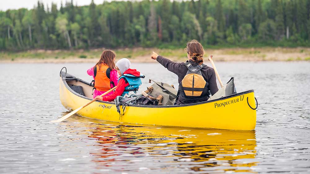 guided canoe trip with small children
