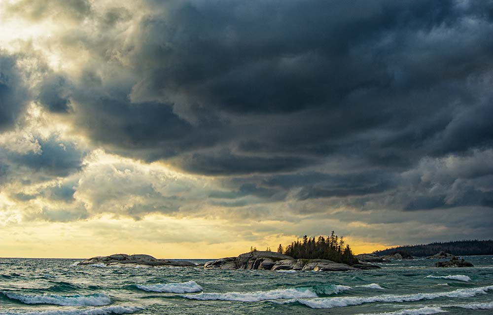 waves lake superior