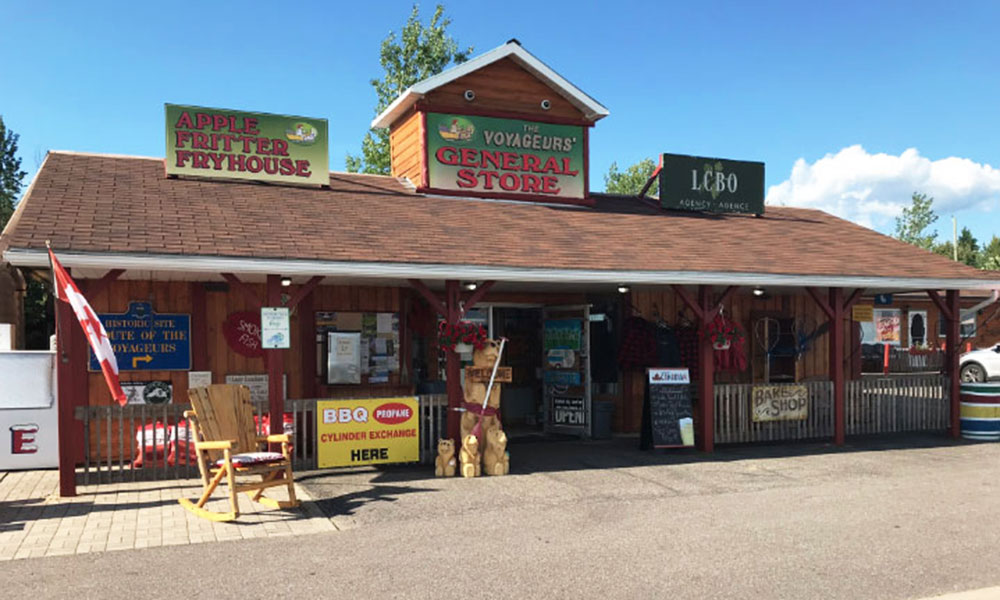 voyageurs' lodge trading post