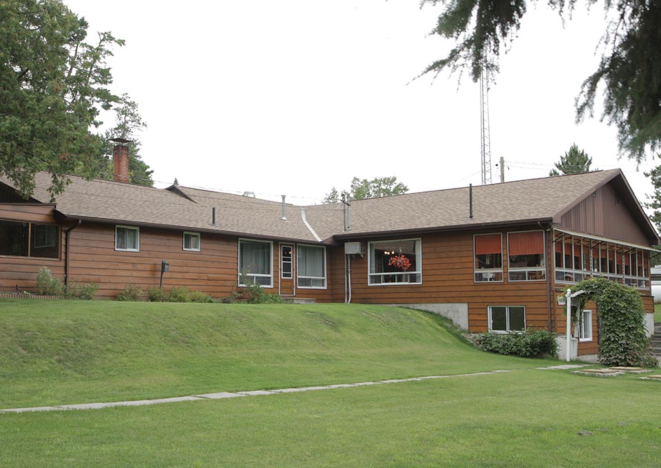 red-pine-lodge-main