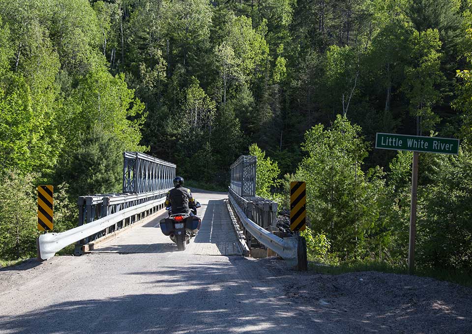huron-shores-littlewhiteriverbridge