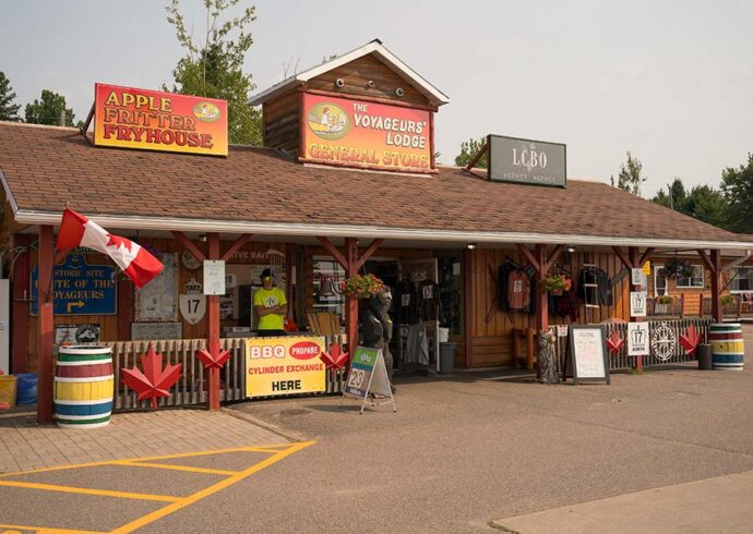 voyageurs-lodge-main