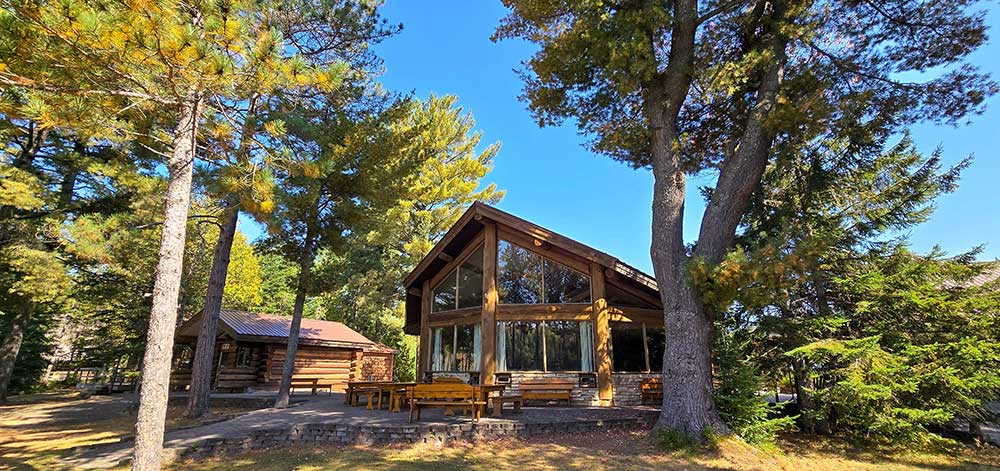 laurentian lodge, elliot lake ontario