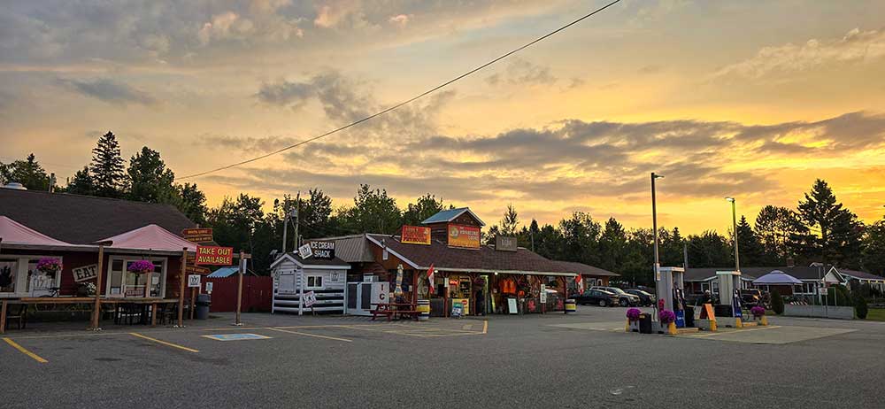 Voyageurs Lodge Batchawana Bay Ontario
