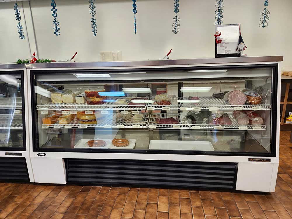 tuomos deli counter